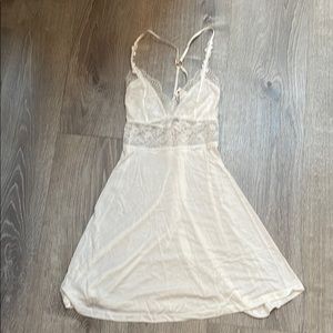 Monique Lhuillier Bouquet Lace Chemise, off white.
